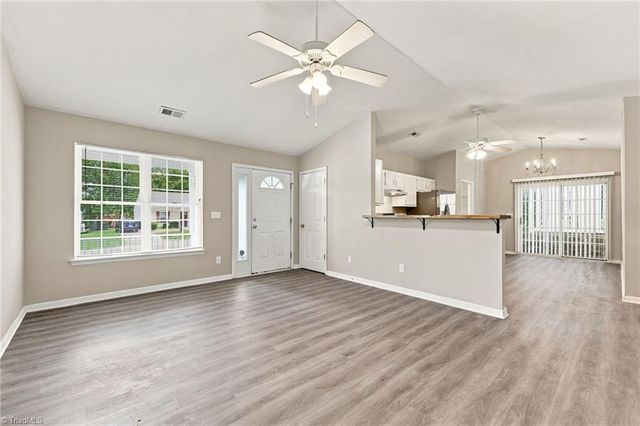 3 Franklinwood Drive, Greensboro, NC 27401