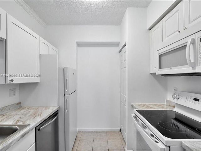 17100 N Bay Road 1717, Sunny Isles Beach, FL 33160