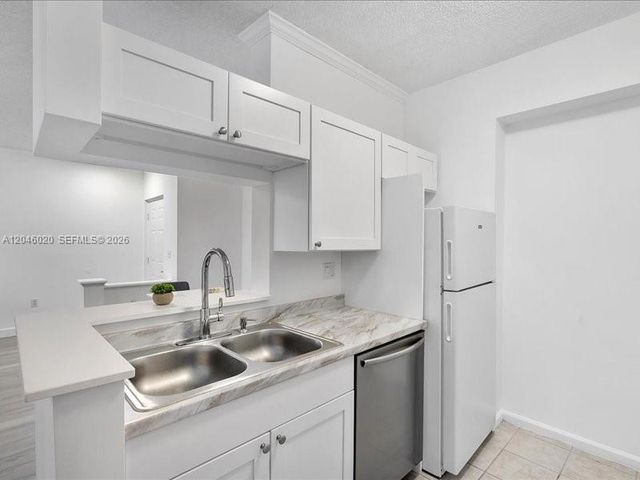 17100 N Bay Road 1717, Sunny Isles Beach, FL 33160
