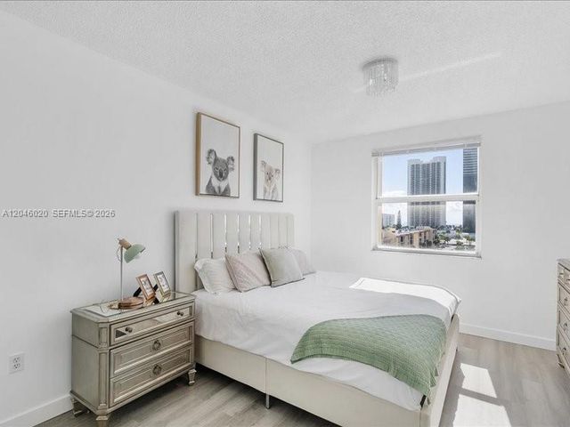 17100 N Bay Road 1717, Sunny Isles Beach, FL 33160