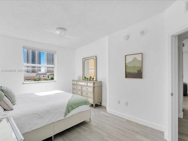 17100 N Bay Road 1717, Sunny Isles Beach, FL 33160