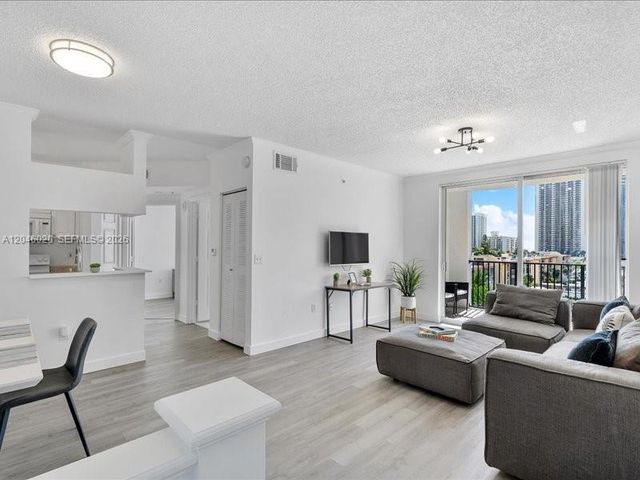 17100 N Bay Road 1717, Sunny Isles Beach, FL 33160