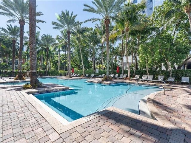 17100 N Bay Road 1717, Sunny Isles Beach, FL 33160