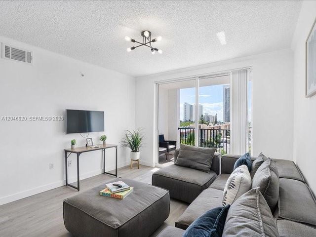 17100 N Bay Road 1717, Sunny Isles Beach, FL 33160
