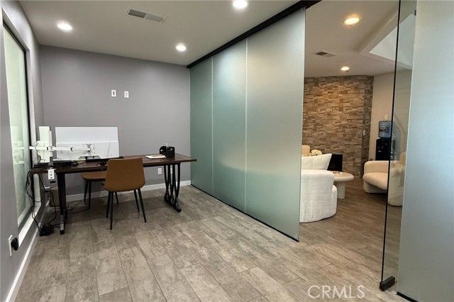 207 W Alameda Avenue, Burbank, CA 91502