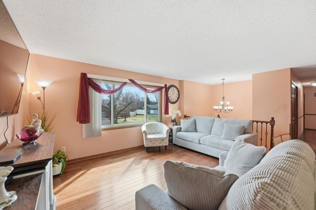 8309 Penn Avenue N, Brooklyn Park, MN 55444