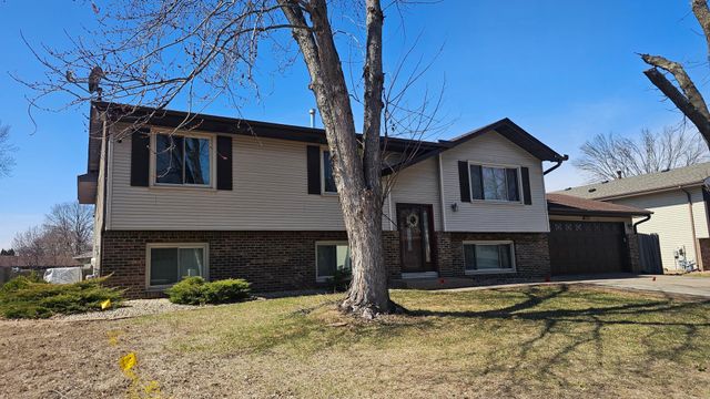 8309 Penn Avenue N, Brooklyn Park, MN 55444