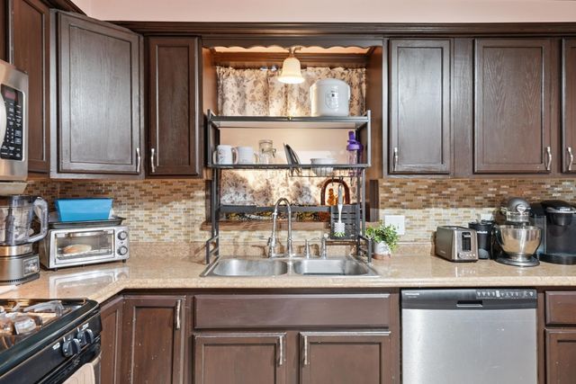 8309 Penn Avenue N, Brooklyn Park, MN 55444