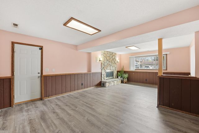 8309 Penn Avenue N, Brooklyn Park, MN 55444