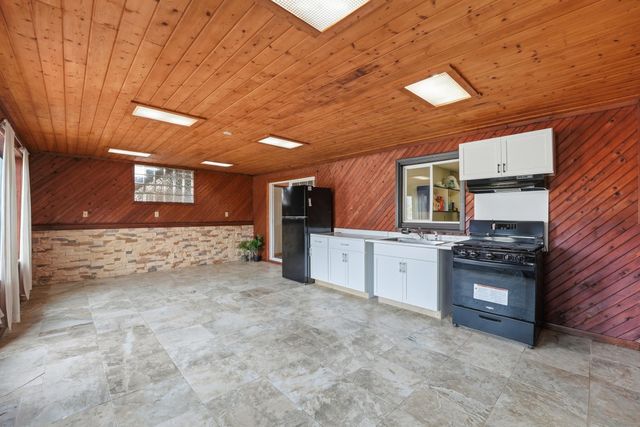 8309 Penn Avenue N, Brooklyn Park, MN 55444