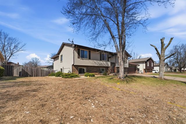 8309 Penn Avenue N, Brooklyn Park, MN 55444