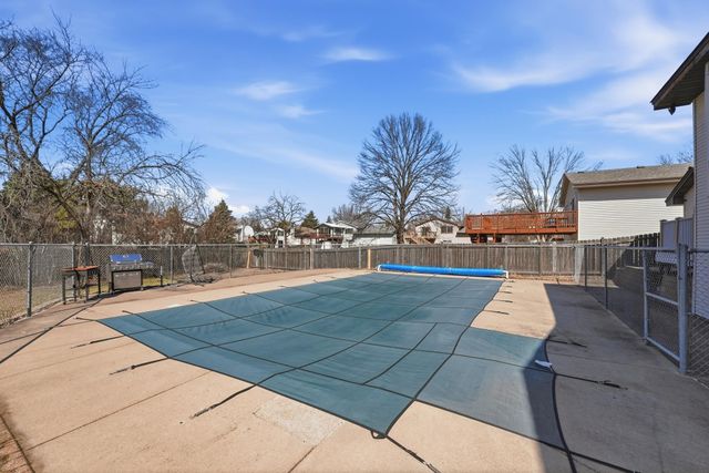 8309 Penn Avenue N, Brooklyn Park, MN 55444