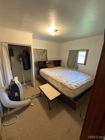 1680 W Franklin Street, Iron River, MI 49935