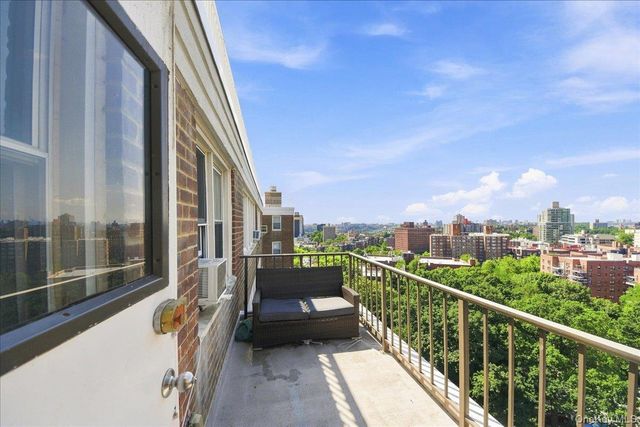 4525 Henry Hudson Parkway B1212, Bronx, NY 10471