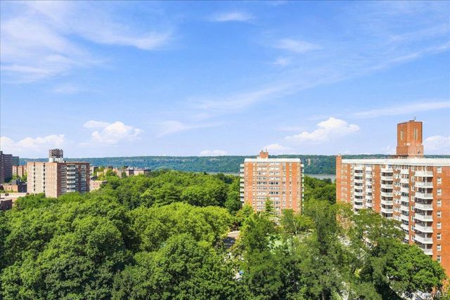 4525 Henry Hudson Parkway B1212, Bronx, NY 10471