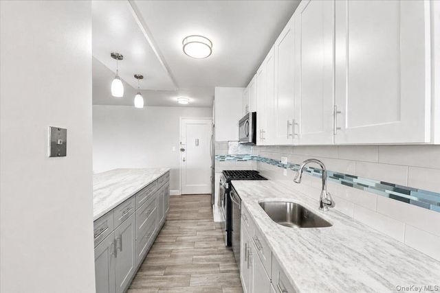 4525 Henry Hudson Parkway B1212, Bronx, NY 10471