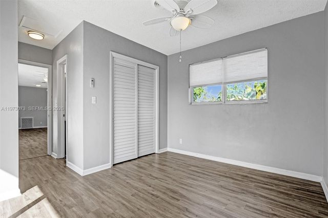 949 SE 10th Ct, Pompano Beach, FL 33060