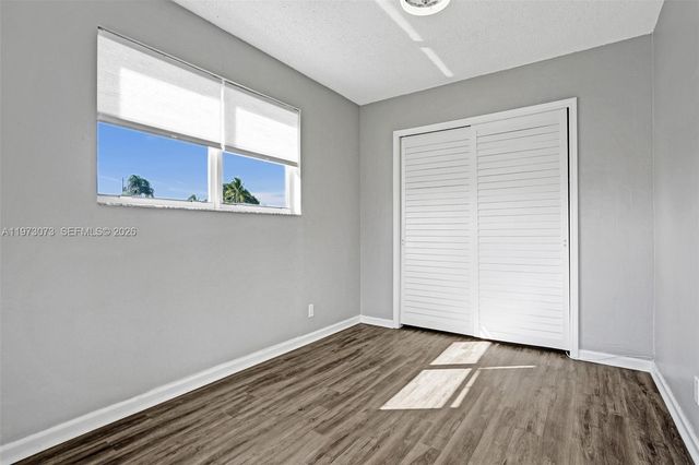 949 SE 10th Ct, Pompano Beach, FL 33060