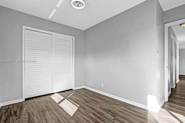 949 SE 10th Ct, Pompano Beach, FL 33060