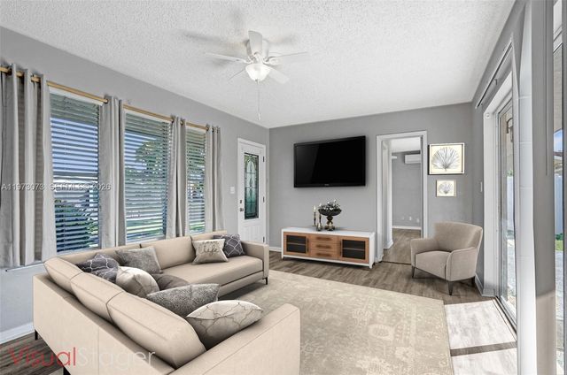 949 SE 10th Ct, Pompano Beach, FL 33060