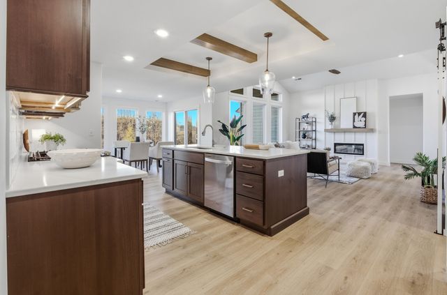 4508 ROYAL COUNTY RD, Columbia, MO 65201