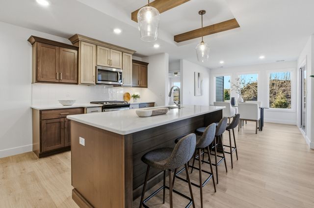 4508 ROYAL COUNTY RD, Columbia, MO 65201