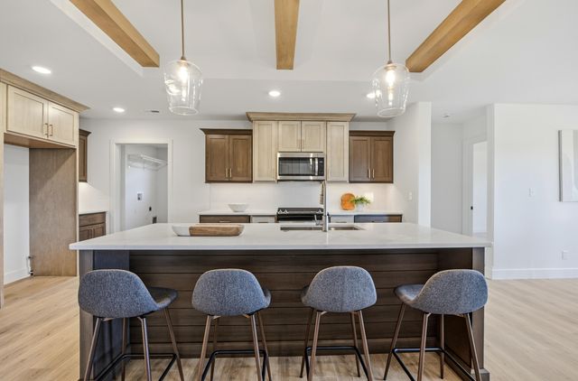 4508 ROYAL COUNTY RD, Columbia, MO 65201