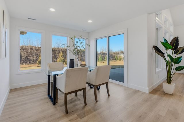 4508 ROYAL COUNTY RD, Columbia, MO 65201