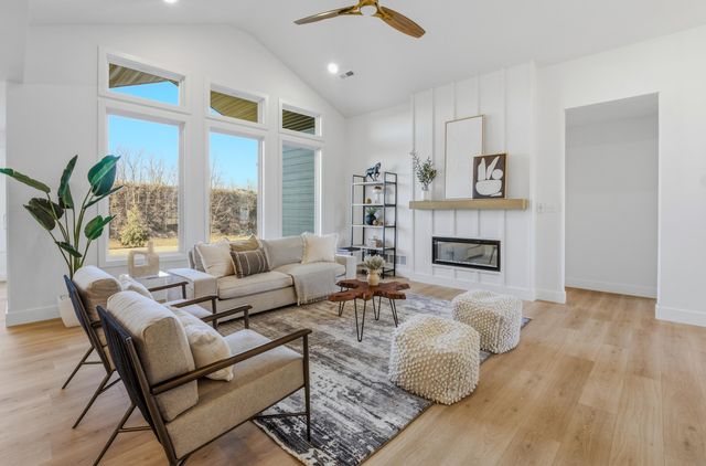 4508 ROYAL COUNTY RD, Columbia, MO 65201