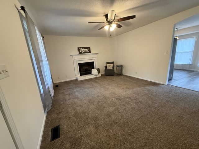 3446 Arvin Dr, Clarksville, TN 37042