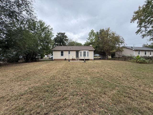 3446 Arvin Dr, Clarksville, TN 37042