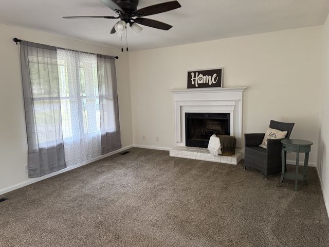 3446 Arvin Dr, Clarksville, TN 37042