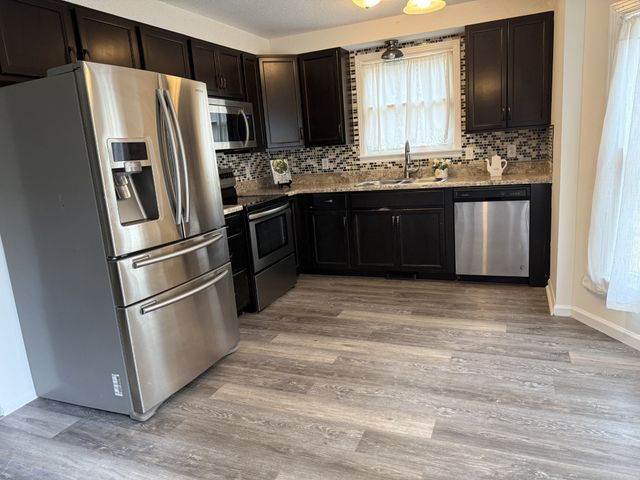 3446 Arvin Dr, Clarksville, TN 37042