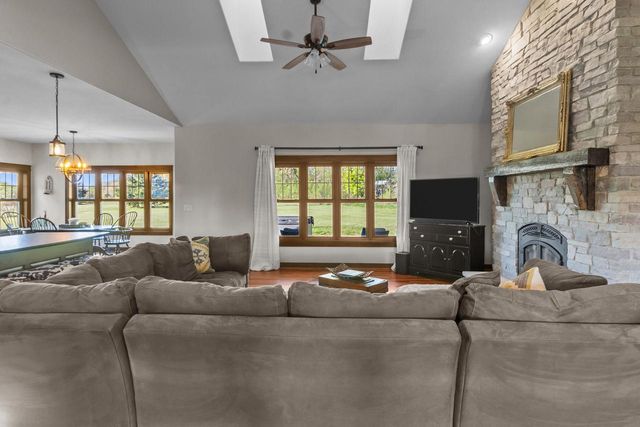 W359S4157 Bowe COURT, Dousman, WI 53118