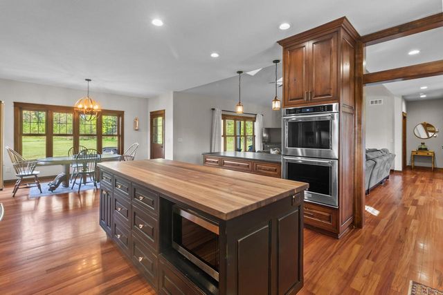 W359S4157 Bowe COURT, Dousman, WI 53118