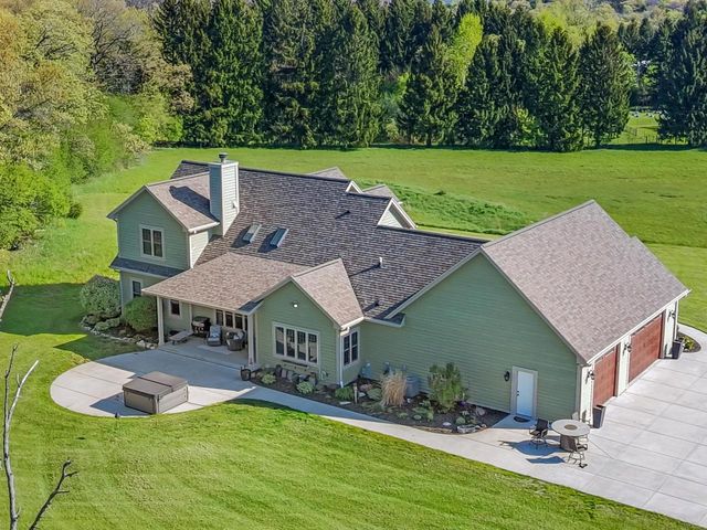 W359S4157 Bowe COURT, Dousman, WI 53118