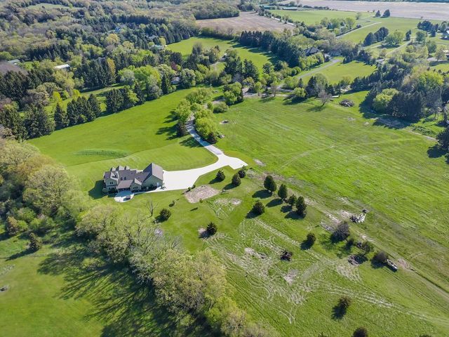 W359S4157 Bowe COURT, Dousman, WI 53118