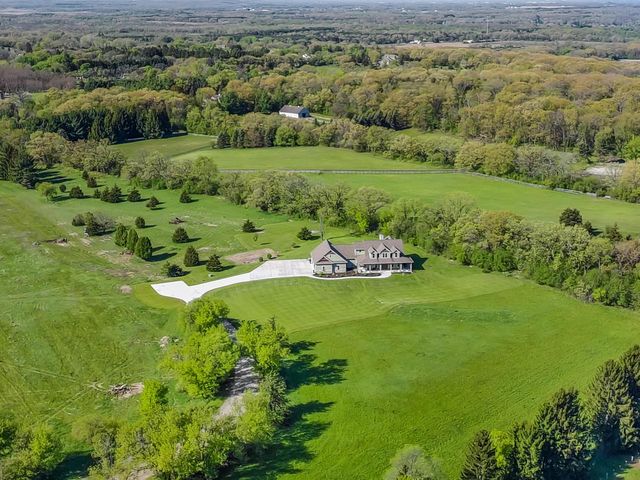 W359S4157 Bowe COURT, Dousman, WI 53118