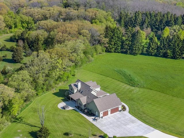 W359S4157 Bowe COURT, Dousman, WI 53118