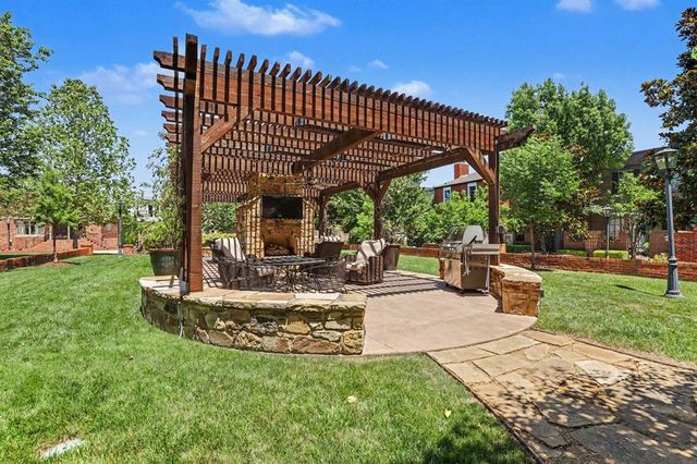 6452 Brandywine Lane 19, Oklahoma City, OK 73116