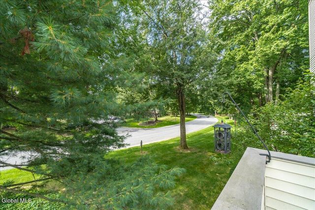 218 Monmouth Way, Halfmoon, NY 12065