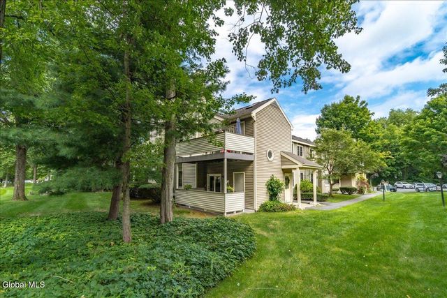 218 Monmouth Way, Halfmoon, NY 12065