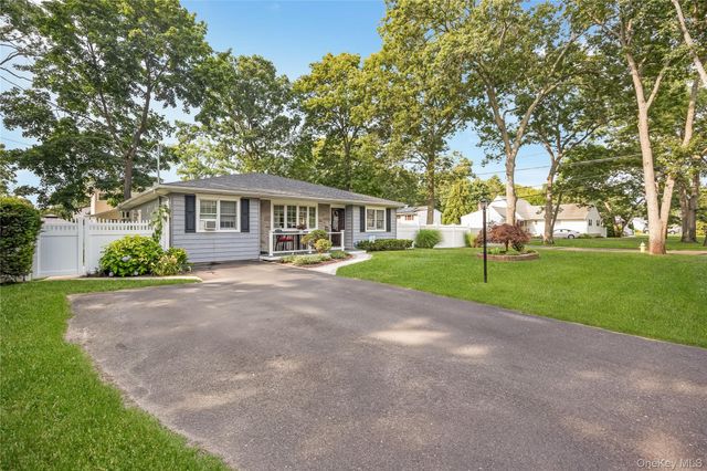 281 Thrift Street, Ronkonkoma, NY 11779