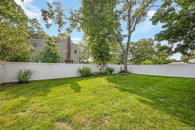 281 Thrift Street, Ronkonkoma, NY 11779