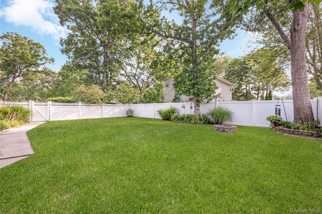 281 Thrift Street, Ronkonkoma, NY 11779