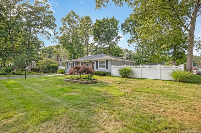 281 Thrift Street, Ronkonkoma, NY 11779