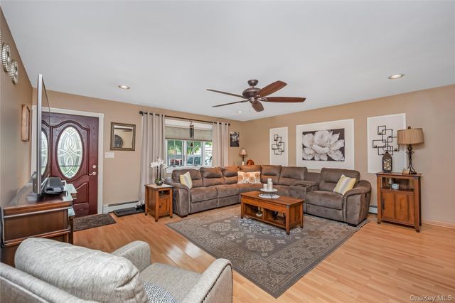 281 Thrift Street, Ronkonkoma, NY 11779