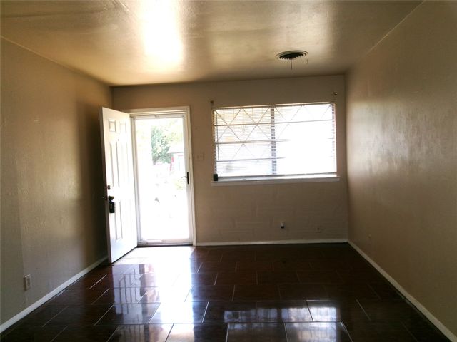 4204 Burke Road, Fort Worth, TX 76119