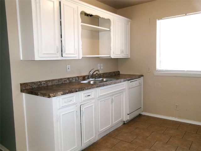 4204 Burke Road, Fort Worth, TX 76119