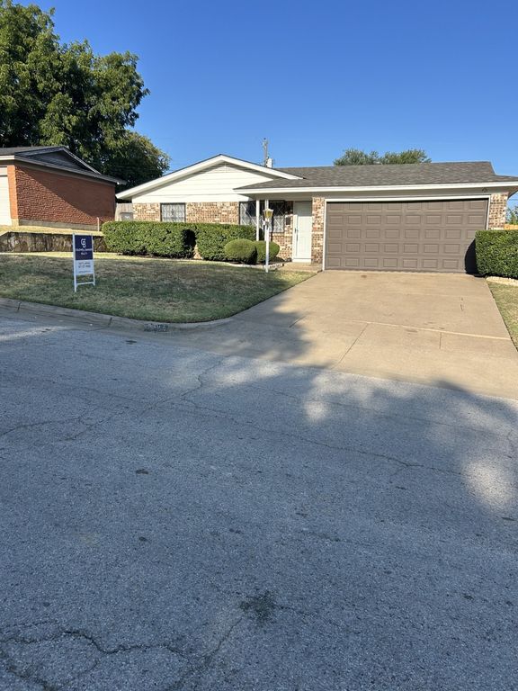 4204 Burke Road, Fort Worth, TX 76119